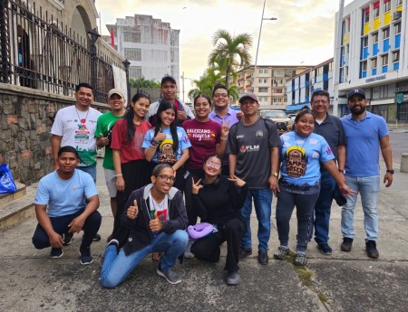 Esta actividad subraya la importancia de formar una juventud comprometida con la fe, que no solo se nutre de ella, sino que también la comparte generosamente.