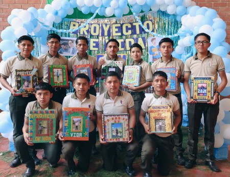 Estudiantes de quinto bachillerato del Centro Don Bosco Carch&aacute;, presentaron sus proyectos de vida en una feria dirigida a la Comunidad Educativa.