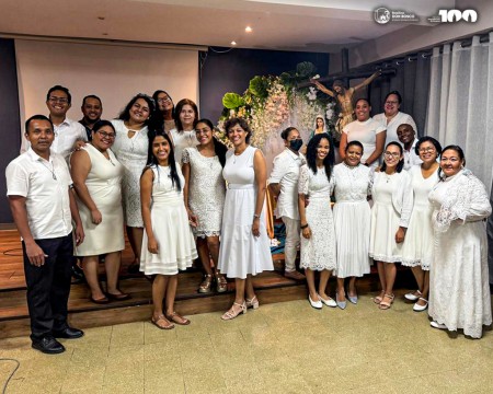 La consagraci&oacute;n a Jes&uacute;s por Mar&iacute;a se convierte as&iacute; en un compromiso de vida que impulsa a los participantes a caminar con confianza, amor y fidelidad en su seguimiento del Se&ntilde;or.