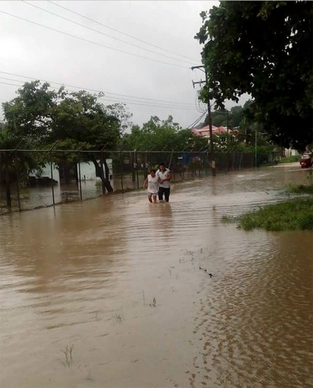 Una de las calles de la comunidad. 