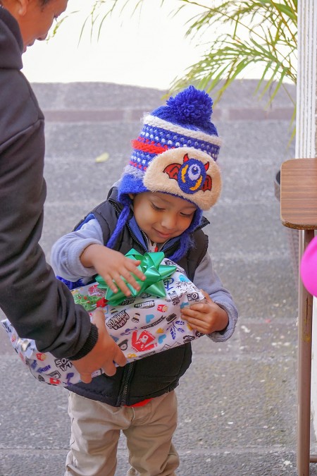 Juguetes para los niños de la parroquia Espíritu Santo. 