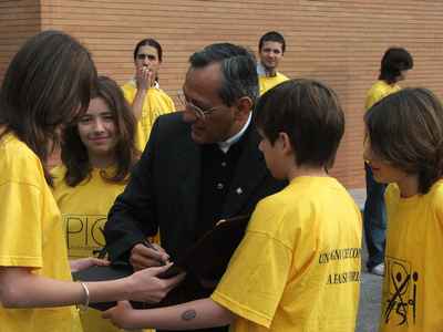 Rector Mayor hace un llamado a servir a Cristo para el 2011.