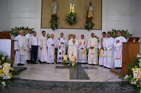 P. Alonso celebró 50 años de sacerdocio.