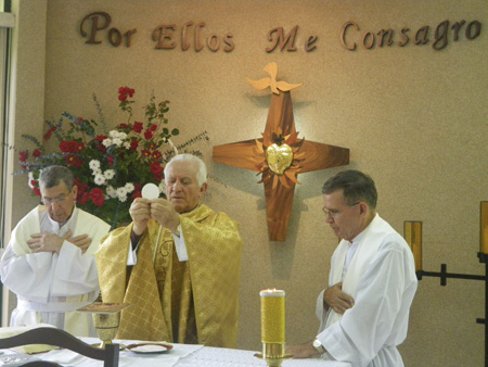 Bodas de oro P. Carlos Chiú Fuentes.