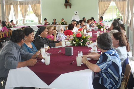 Salesianos celebraron a las madres 