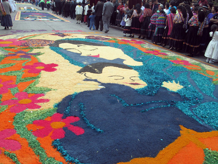 Alfombras hechas por el MJS de Quetzaltenango para la virgen del Rosario.