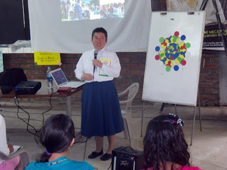 HDS en escuela de líderes misioneros.