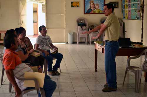 Aspirantes se preparan para su promesa