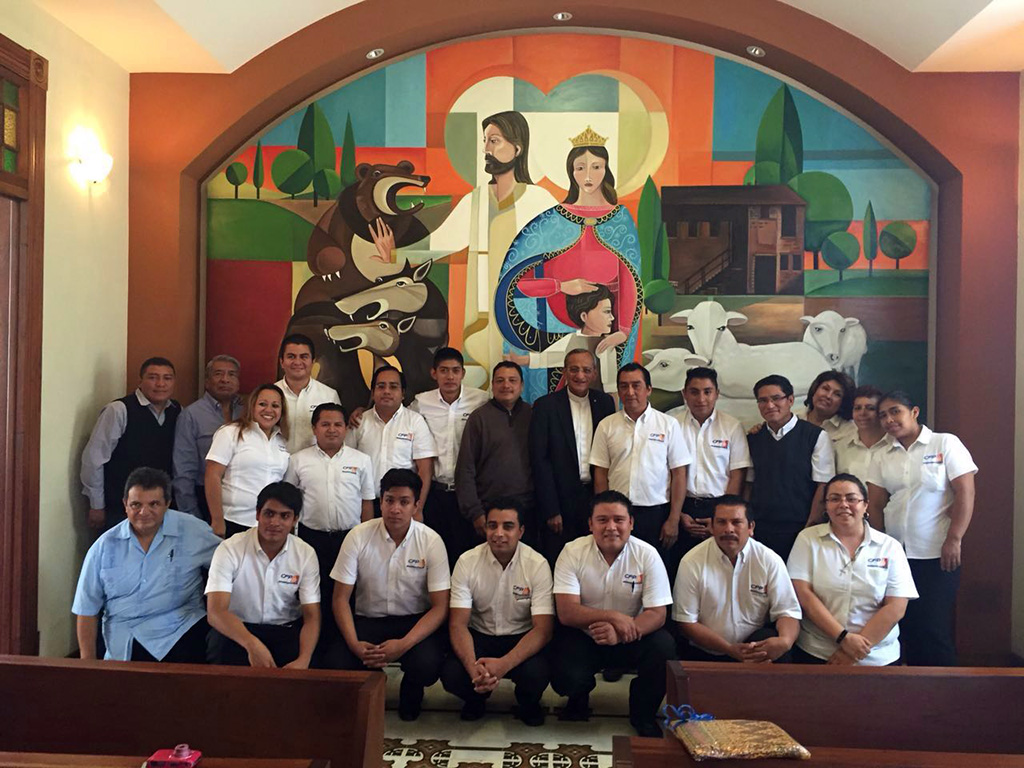 Don Pascual y los educadores del CFP.