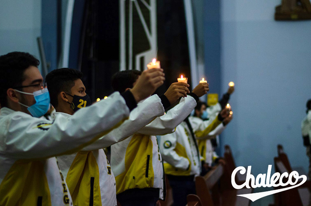 La promoción 2021 celebró la Pascua comprometiéndose a ser portadores de la luz del Resucitado.