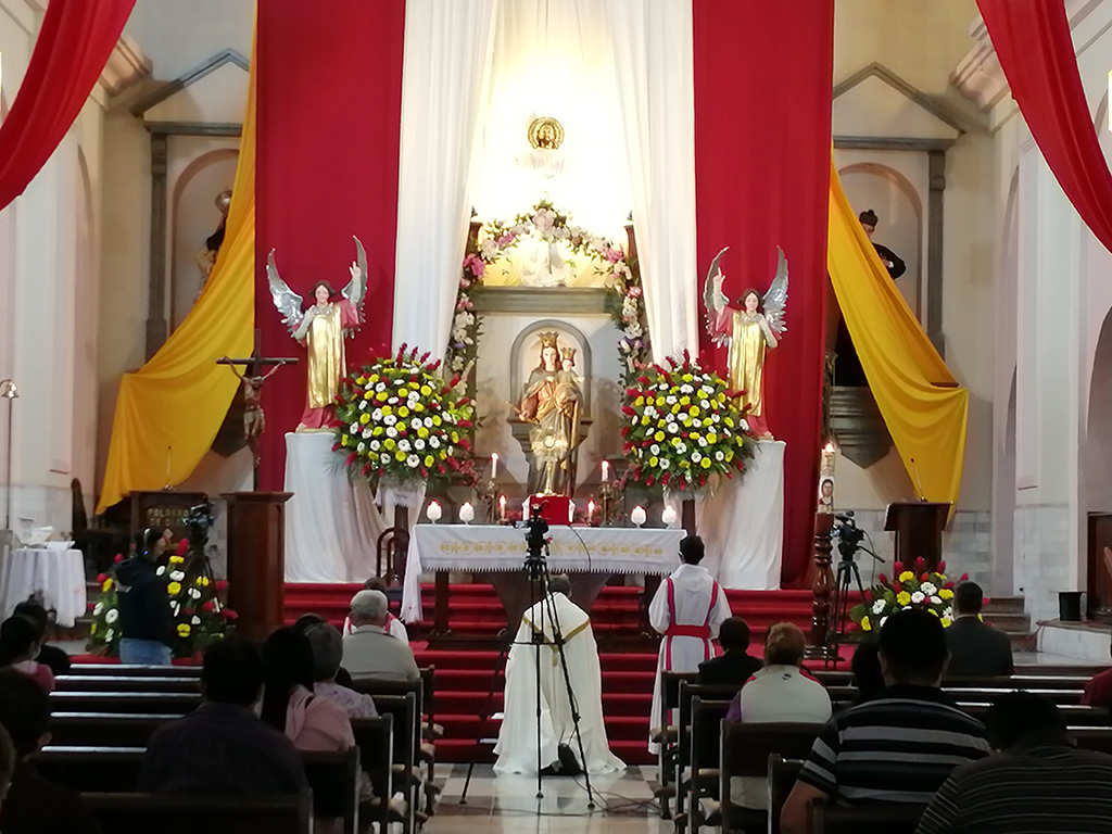 La transmisión en vivo del retiro permitió que más feligreses participaran de este encuentro espiritual. 