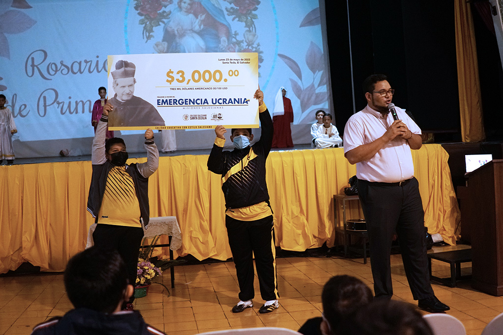 El Colegio Salesiano Santa Cecilia se unió a la campaña “Emergencia Ucrania” para promover el ejercicio de la caridad.