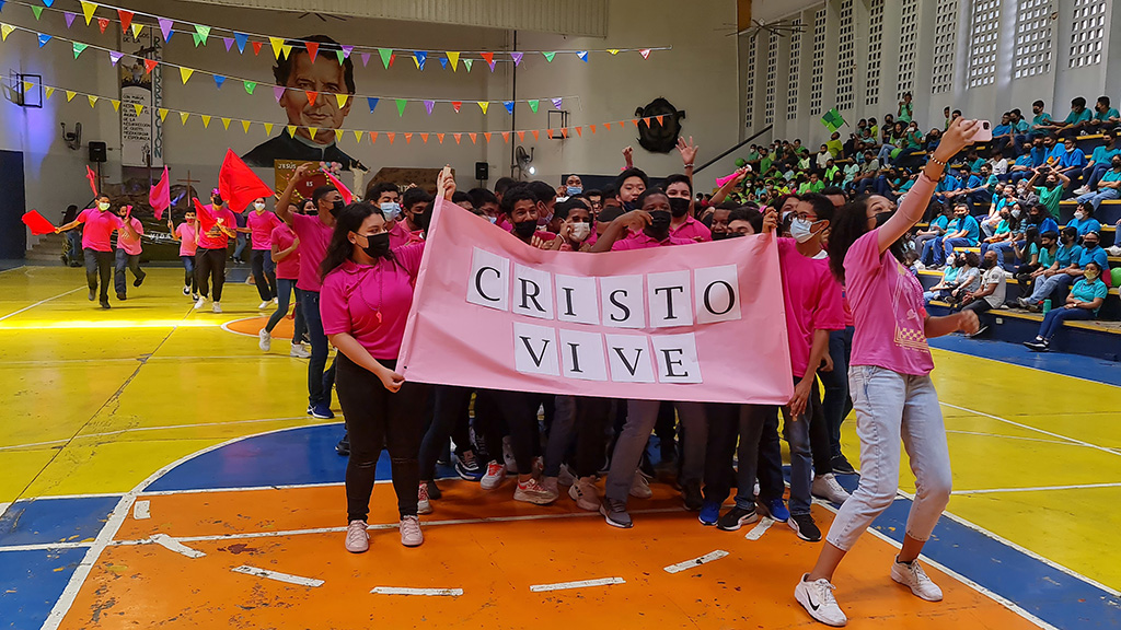 Los estudiantes del ITDB celebraron la Pascua de manera presencial, después de dos años de clases en línea.