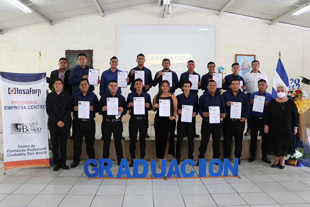 Felicidades a los graduados del CFP de Soyapango, El Salvador.