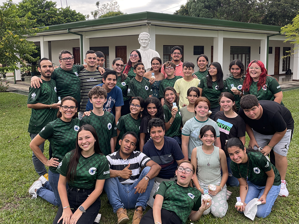 Jóvenes que conforman el grupo EPRE en el Centro Don Bosco de Pérez Zeledón, Costa Rica.