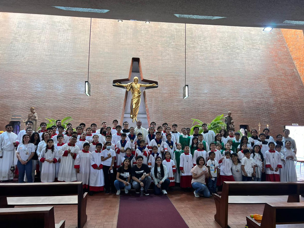 Monaguillos que pertenecen al Decanato  4 de la diócesis de Guatemala.