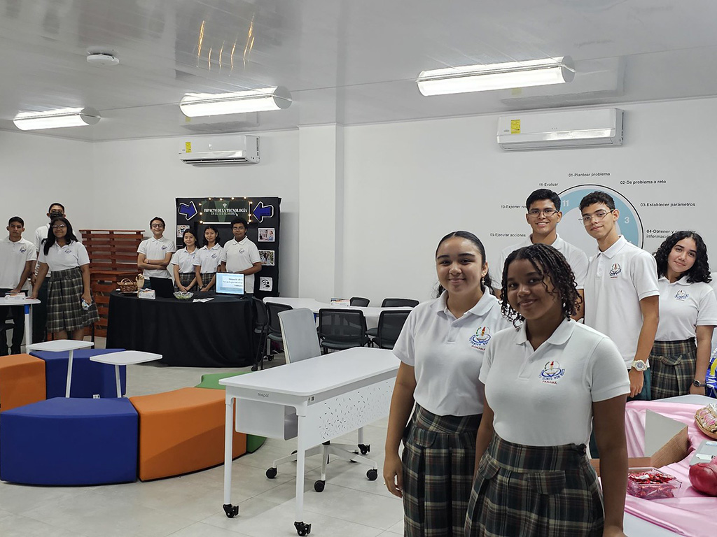 La inauguración de Boscolab renueva la oferta educativa del Instituto Técnico Don Bosco.