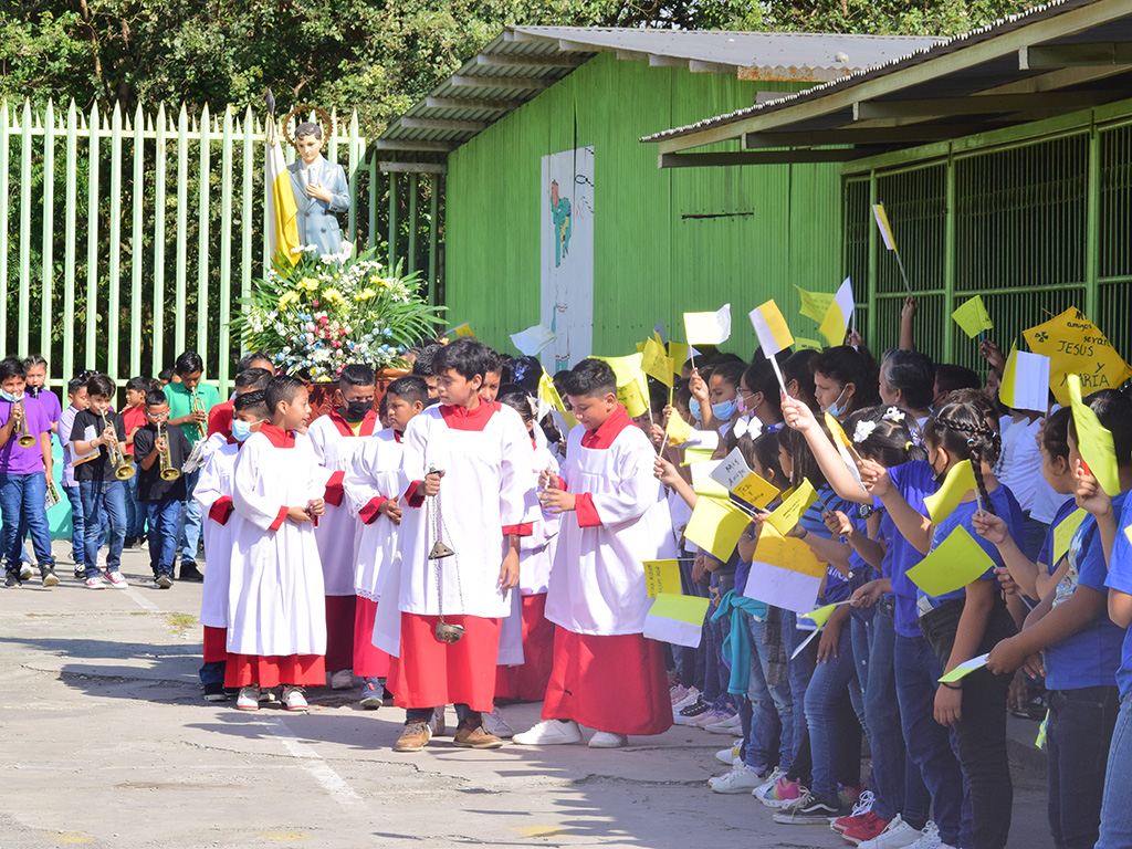Estudiantes de la Escuela Anexa San Juan Bosco celebraron con alegría la fiesta a santo Domingo Savio.