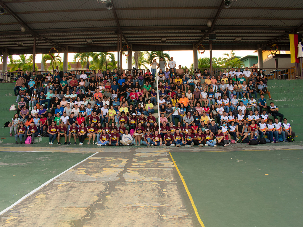 Jóvenes que integran los grupos del MJS en El Salvador.