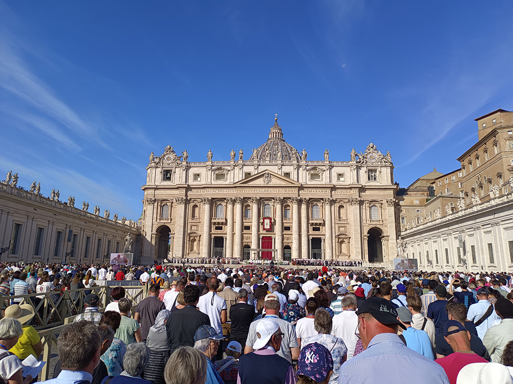 El Vaticano en la misa de apertura de la Asamblea Sinodal.