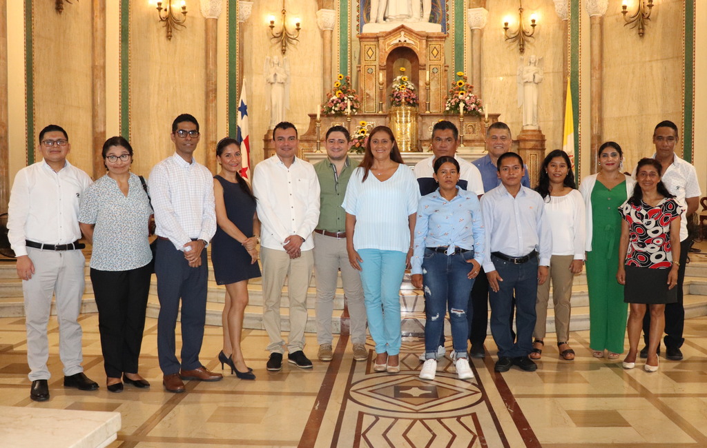 Los nuevos lectores de la Palabra se comprometen a proclamar el Evangelio con fidelidad y devoción durante la ceremonia en la Ciudad de Panamá.
