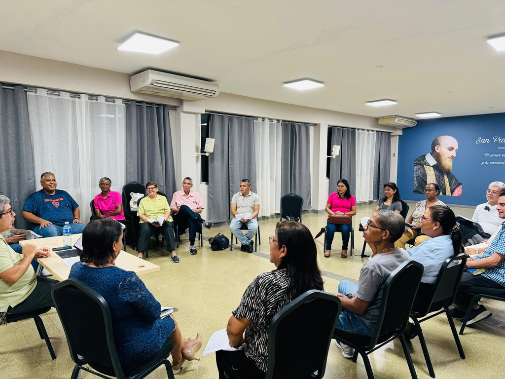 Esta fue una actividad enriquecedora que dejó a todos con una mayor comprensión y apreciación de las escrituras, fortaleciendo así su fe y conocimiento espiritual.