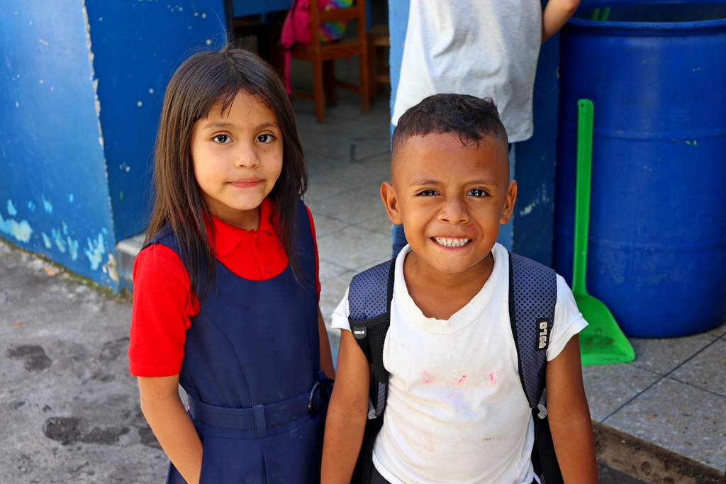 La Parroquia María Auxiliadora de Comayagüela y Salesian Missions entregaron donativo a centros educativos del sector. 