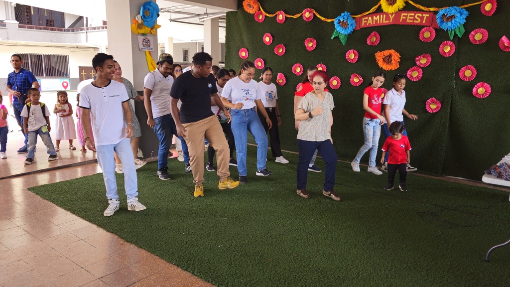 Basílica Don Bosco llevó a cabo el evento Family Fest 2024 bajo un ambiente de comunidad y espiritualidad entre las familias participantes. 