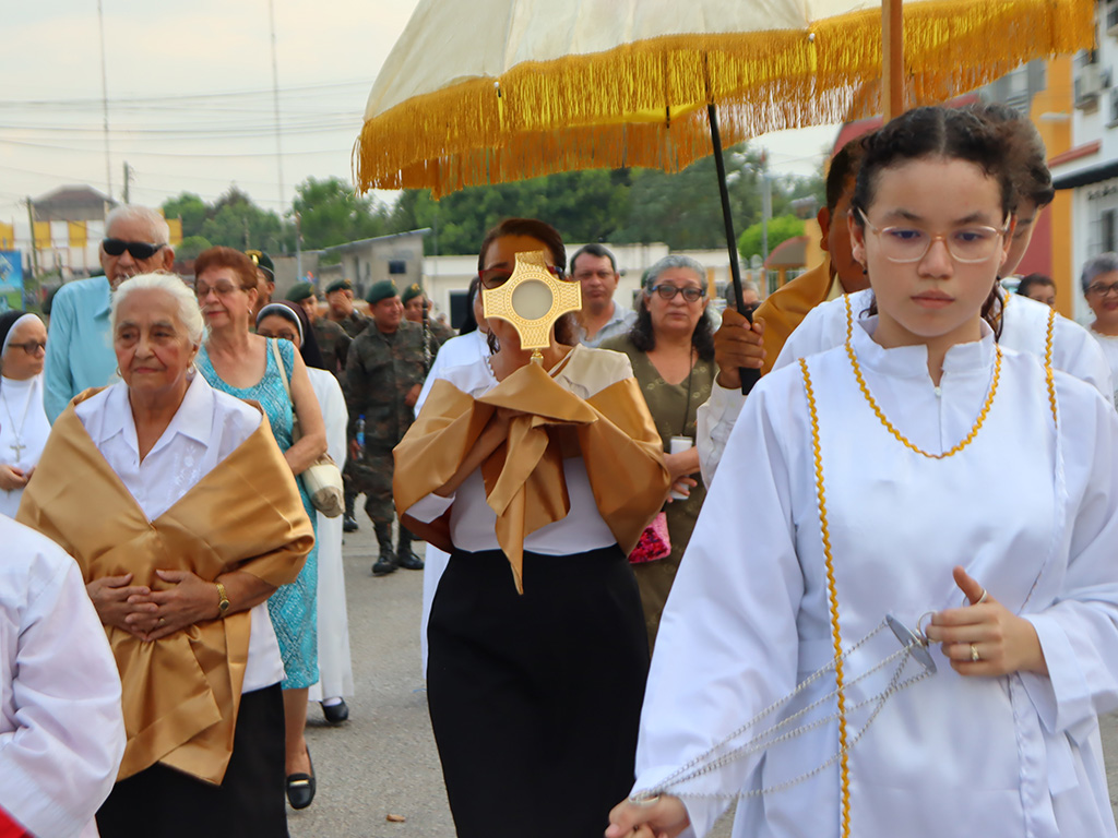 Corpus Christi es una festividad de gran importancia en la Iglesia Católica que conmemora la presencia real de Jesucristo en la Eucaristía.