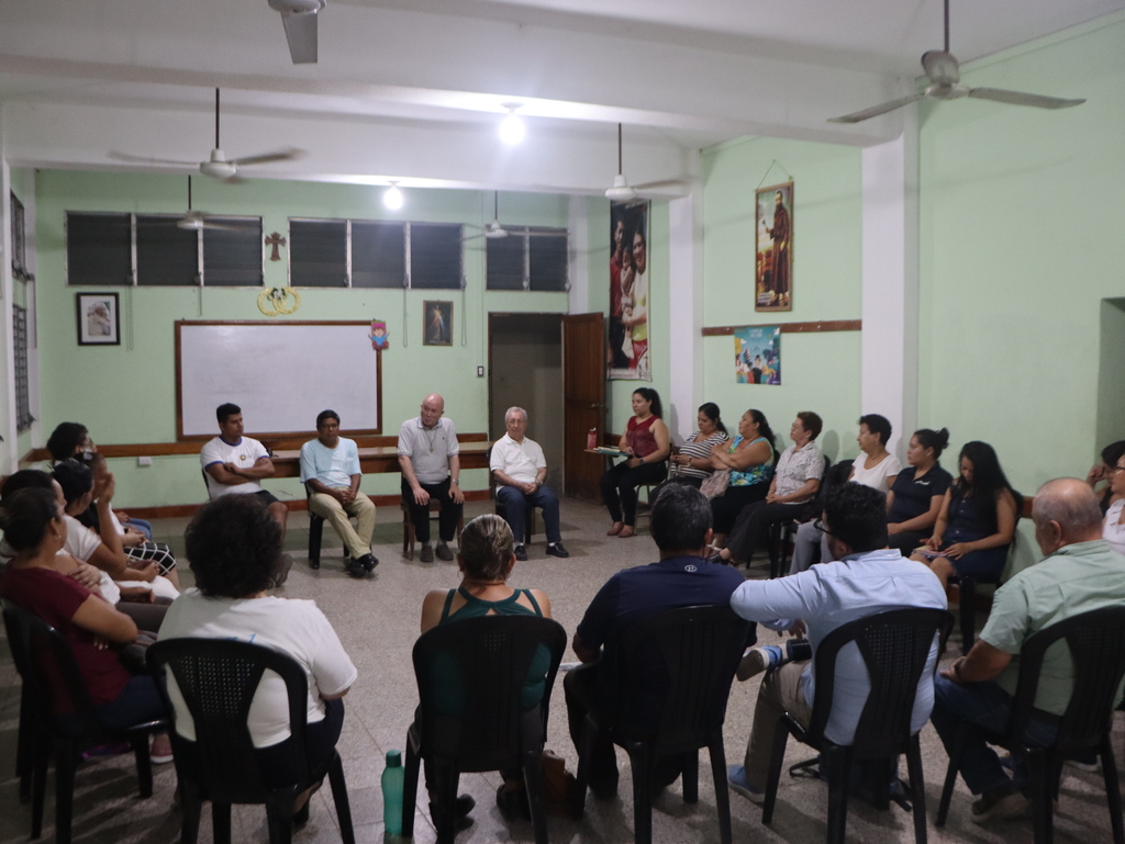 La reunión proporcionó una oportunidad valiosa para fortalecer la colaboración y la coordinación la familia salesiana que sustentan la labor pastoral y social en la parroquia San Benito. 