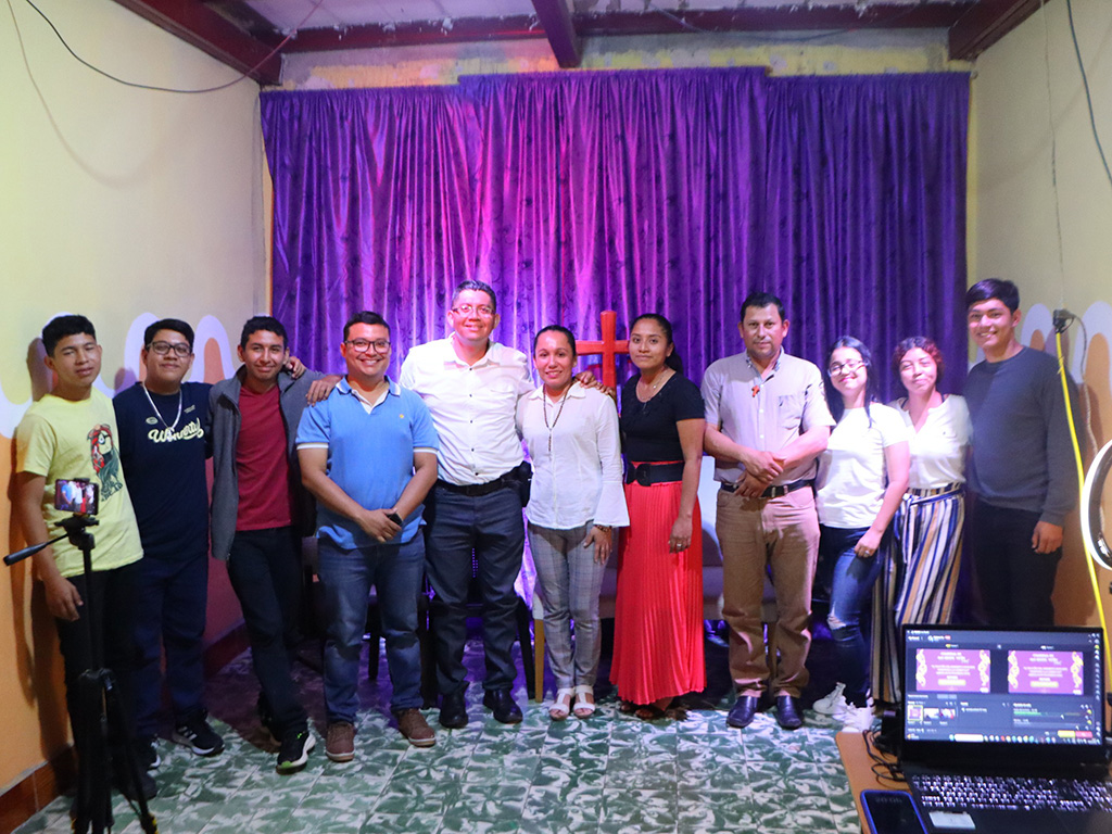 Grupo responsable y participante del podcast en el tiempo de cuaresma de la parroquia San Benito, Petén.