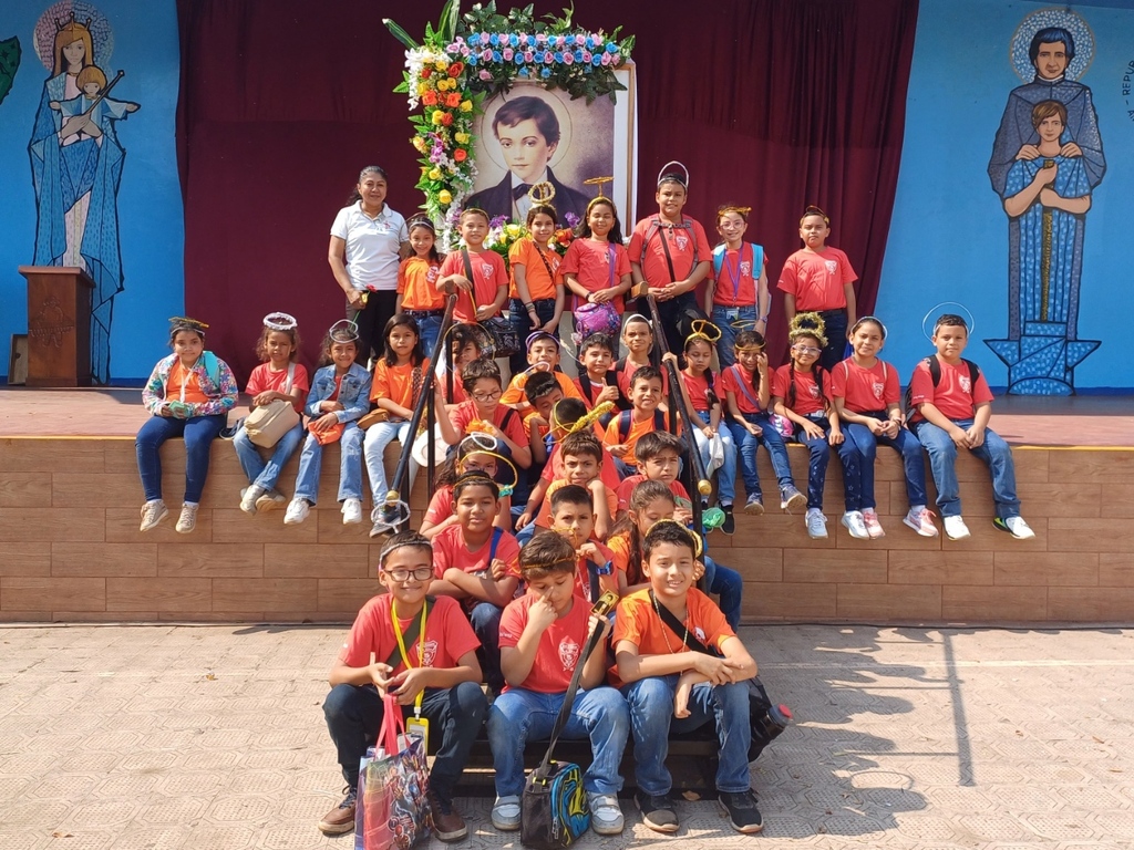 El Colegio Salesiano Don Bosco celebró el día del niño en el marco de la festividad de Santo Domingo Savio. 
