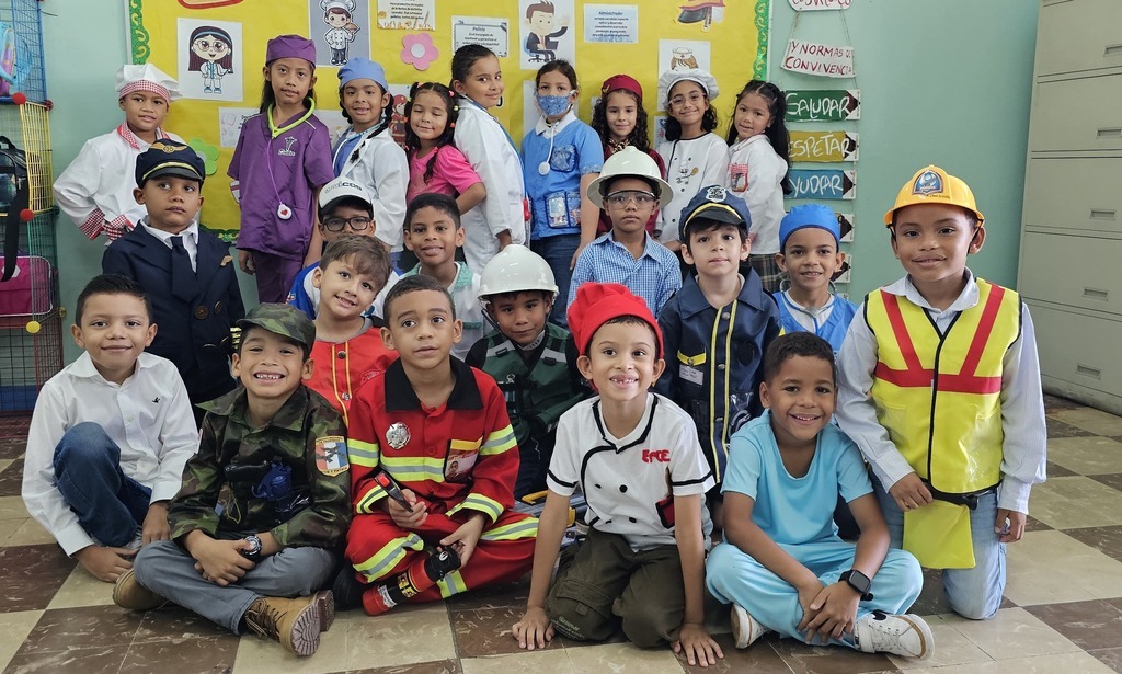 La actividad buscaba fomentar la exploración vocacional desde temprana edad, por lo que fue una jornada llena de aprendizaje y diversión.