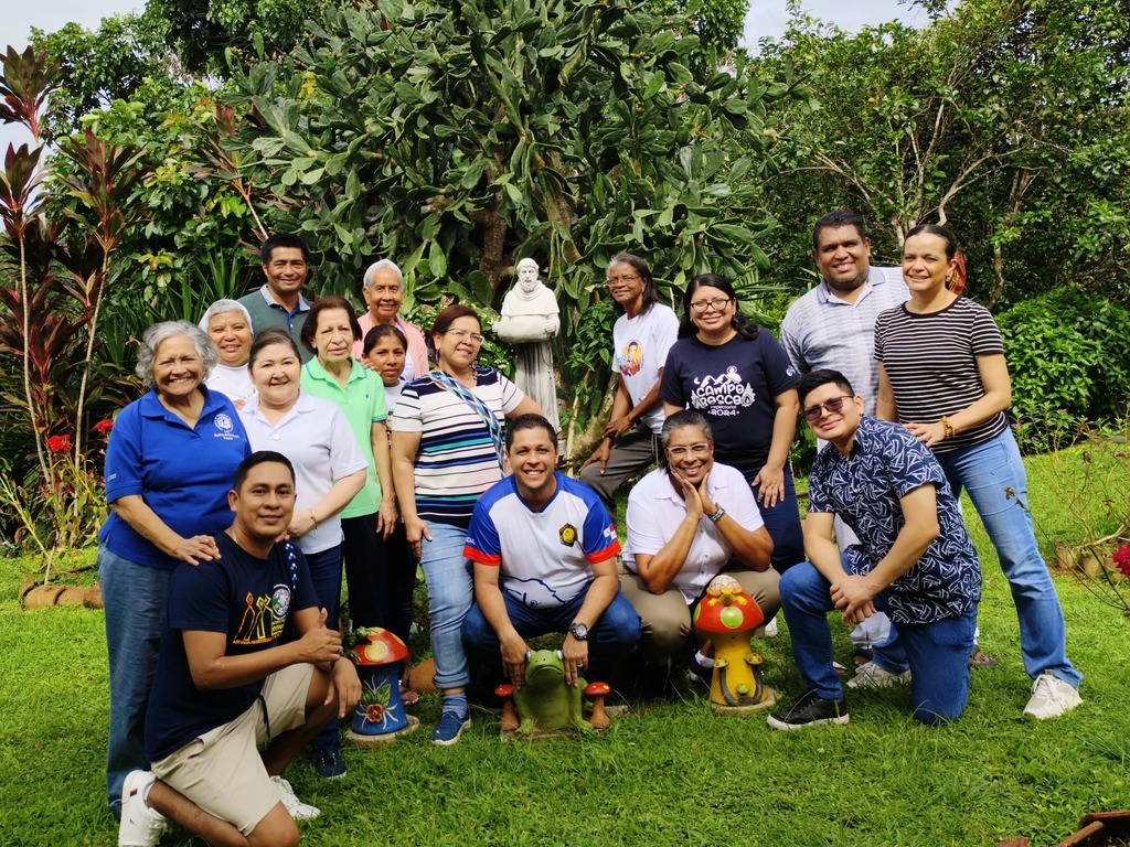 Los Ejercicios Espirituales son un espacio para reencontrarse en la fe y consolidar el llamado de vivir en el amor y servicio, promoviendo la paz y el bien en sus comunidades.
