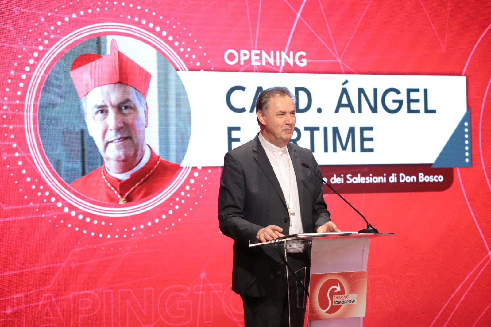 “Estoy convencido de que el mundo digital es hoy uno de los desafíos imprescindibles para la Congregación” compartió el X Sucesor de Don Bosco en su intervención introductoria.