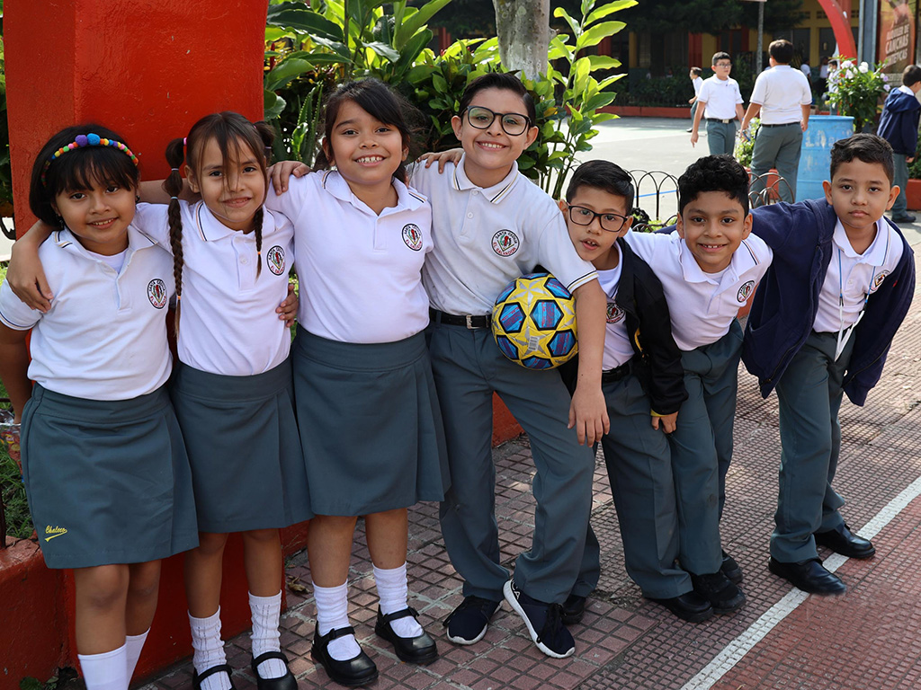 Este año 2024, el Chaleco ofrece educación para niñas y niños desde Parvularia hasta Sexto Grado y en Bachillerato General con el nuevo diplomado en Atención Primaria en Salud.