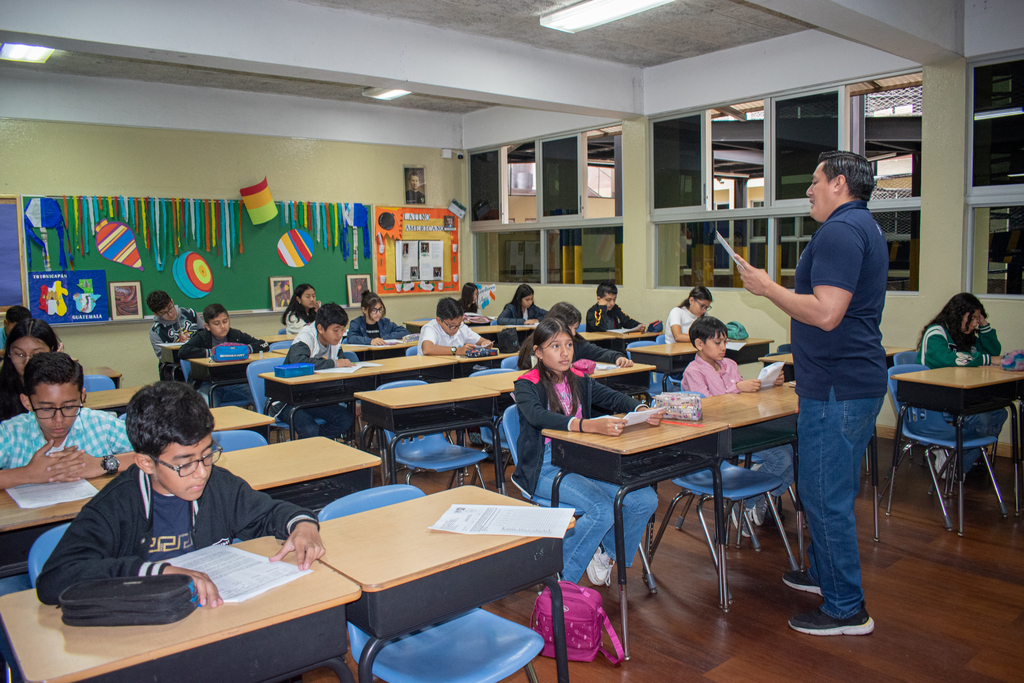 Niños realizan su examen de admisión, dando el primer paso para formar parte de la familia salesiana en el ciclo escolar 2025.