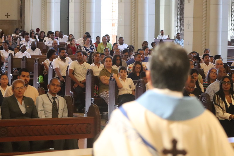 La Basílica Don Bosco, como espacio de encuentro, ofreció un espacio propicio para reflexionar sobre el pasado, pero también para proyectar un futuro lleno de esperanza para todos los habitantes de este querido corregimiento, que tanto quiere a Don Bosco.