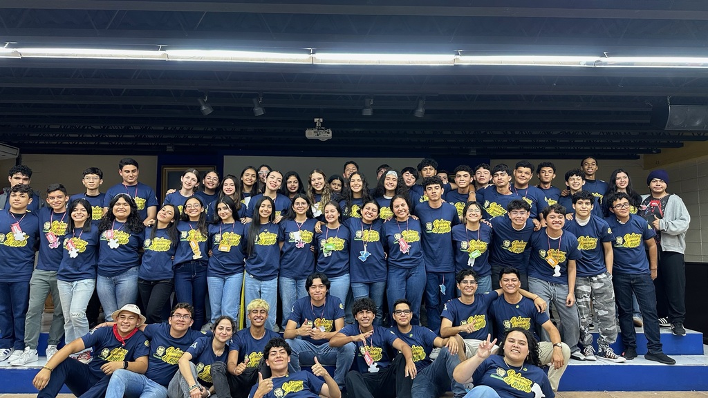 Jóvenes participaron en el retiro de iniciación FDS 44 en el Instituto Salesiano San Miguel, fortaleciendo su fe y compromiso desde el carisma salesiano.