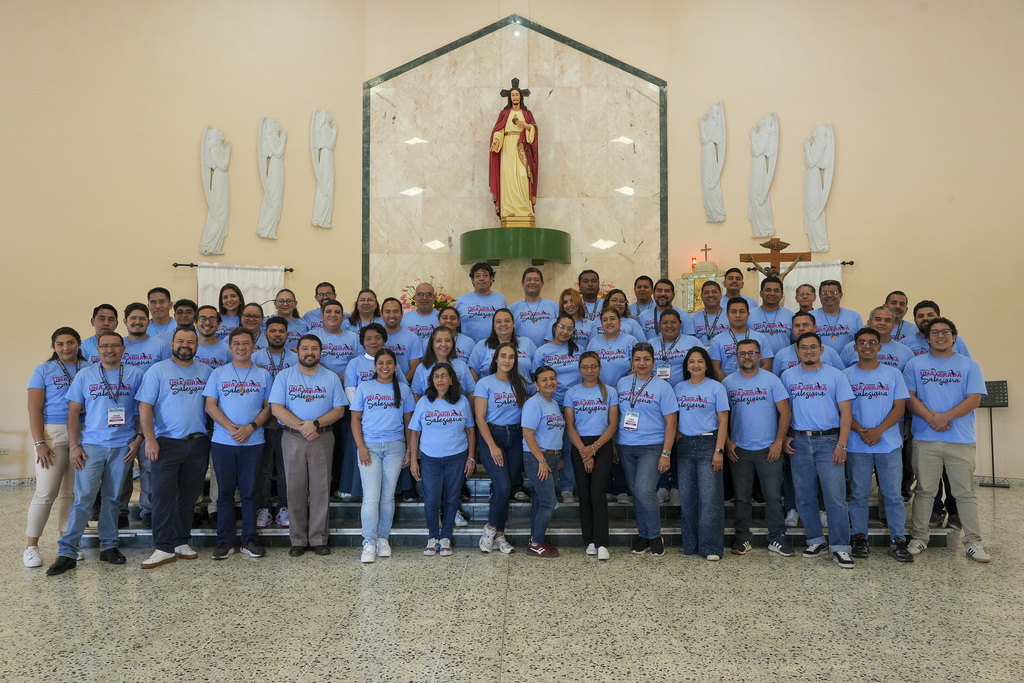 Participantes del II Congreso de Obras y Servicios Sociales en Ayagualo, quienes reflexionaron sobre los derechos humanos desde la espiritualidad salesiana, reafirmando su compromiso con la educación integral de los jóvenes.