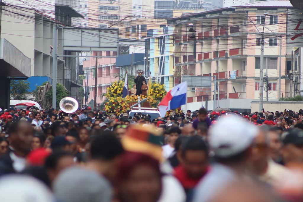La novena y solemnidad de San Juan Bosco ocupa un espacio especial en el calendario del panameño, el amor de este pueblo es grande como las arenas del mar y hace razón a la consigna ¡Panamá es de Don Bosco, Don Bosco es de Panamá!