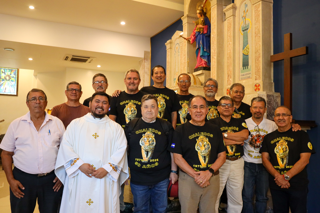 Exalumnos de la promoción 1975 del Colegio Salesiano Santa Cecilia celebraron sus 50 años de egresados con una emotiva jornada de reencuentro, marcada por la gratitud, la fe y el espíritu salesiano.
