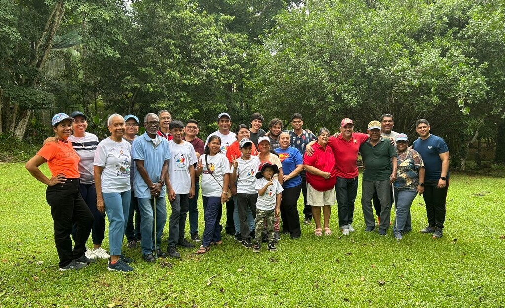 Durante el encuentro, también hubo espacio para la alegría: se celebraron los cumpleaños de los hermanos y hermanas que cumplieron años en el primer semestre de 2025, con cantos y fraternidad al estilo salesiano.