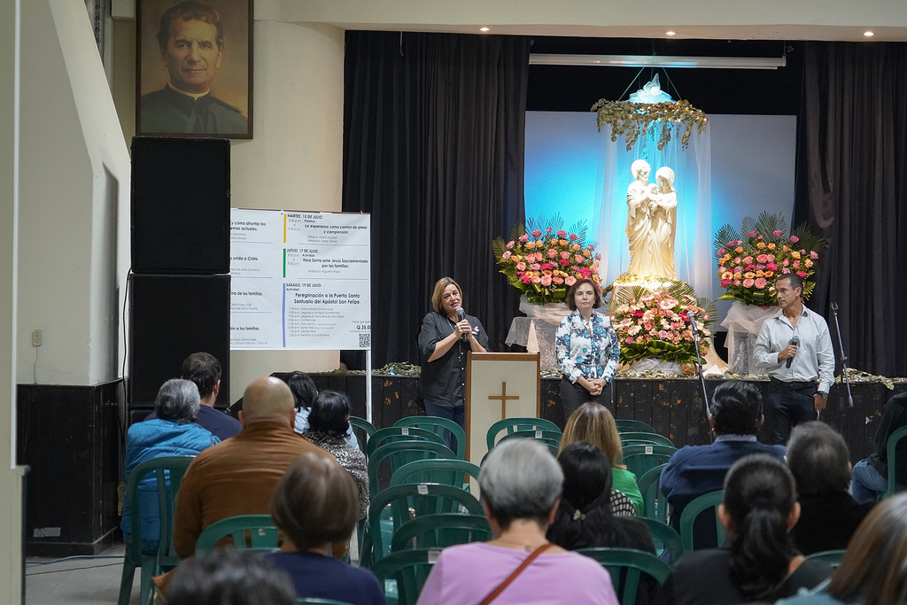 Este tercer día de la Semana de la Familia dejó un mensaje claro y alentador: la unidad familiar, cuando está fundamentada en el amor de Dios, se convierte en una fuente inagotable de fortaleza y esperanza.