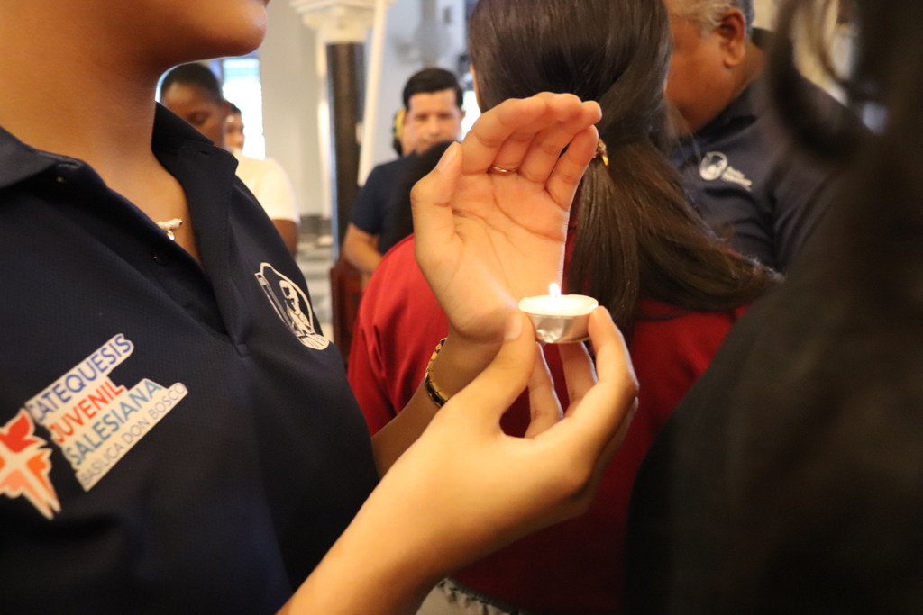 Con corazones renovados, los fieles continúan su camino hacia la Pascua, confiando en la promesa de un amor que siempre restaura y sana.