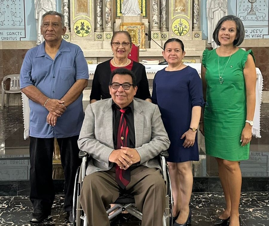Salesianos Cooperadores celebran 25 años de entrega y compromiso durante una emotiva ceremonia en la parroquia María Auxiliadora de San Salvador.