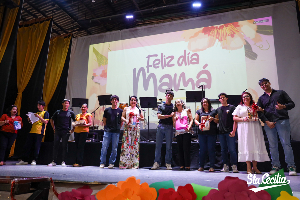 Misas y actos llenos de ternura dedicados a las madres del Colegio Salesiano Santa Cecilia los días 12 y 13 de mayo.