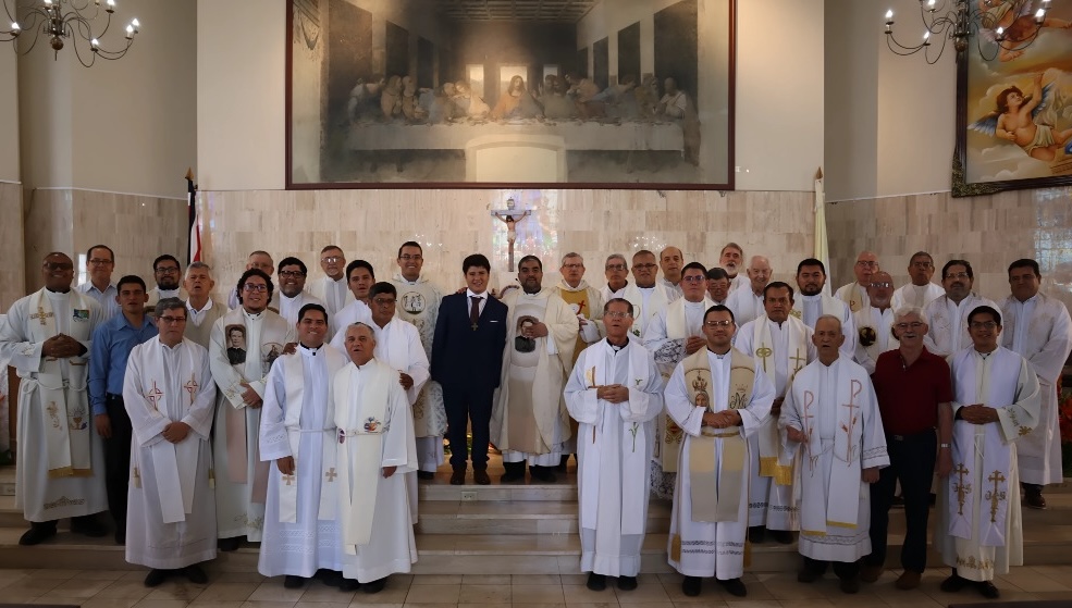 Salesianos de diversas comunidades de Centroamérica acompañan al hno. Tomás Serrano, SDB en el día de su Profesión Perpetua, compartiendo con él un momento de fe, gratitud y fraternidad salesiana.