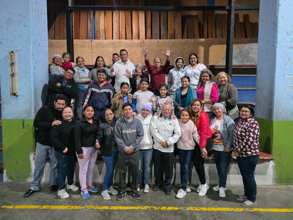Feligreses de la Escuela de Estudio Bíblico Parroquial celebran la clausura anual, agradeciendo la formación y acompañamiento brindados durante todo el año.