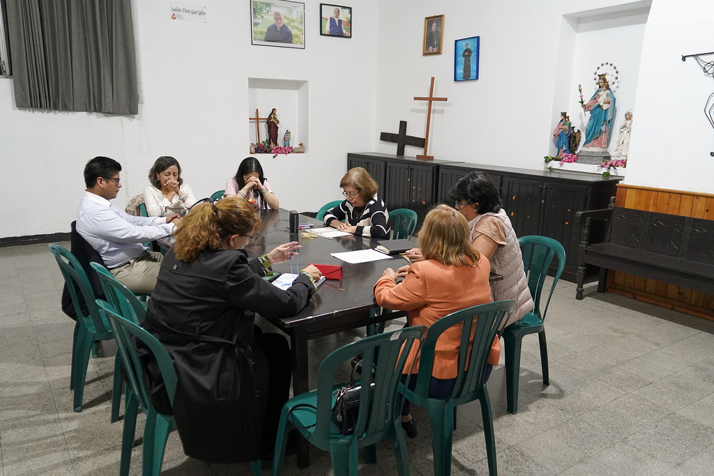 Los miembros de ADMA de la Parroquia El Espíritu Santo participaron en la segunda reunión mensual, fortaleciendo su devoción a María y profundizando en su papel en la historia de la salvación.